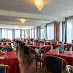 Park Jolanda Hotell 3*