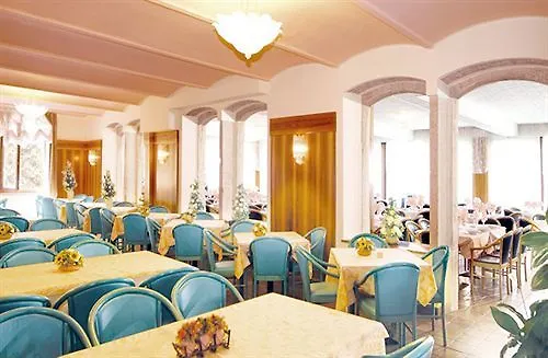 Park Jolanda Hotel 3*