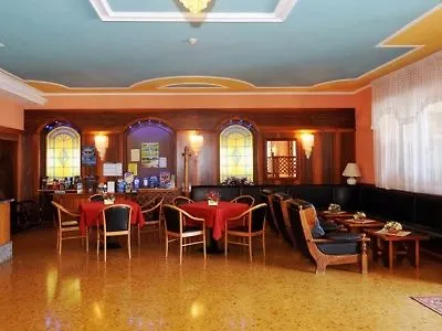 Hotel Park Jolanda 3*