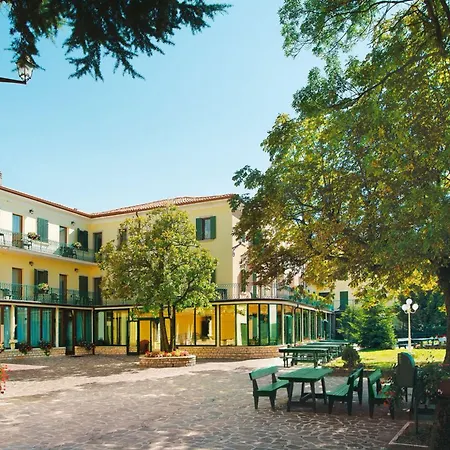 Park Jolanda Hotel 3*