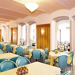 Park Jolanda Hotel 3*